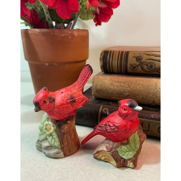 Vintage Bisque Porcelain Cardinal Salt & Pepper Shaker Set - Picture 2 of 5
